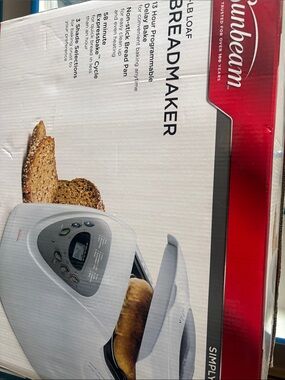 Sunbeam White and Gray Programmable Breadmaker